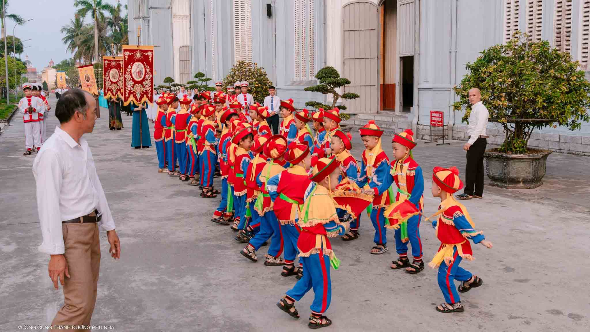 đồng phục hội trắc đẹp