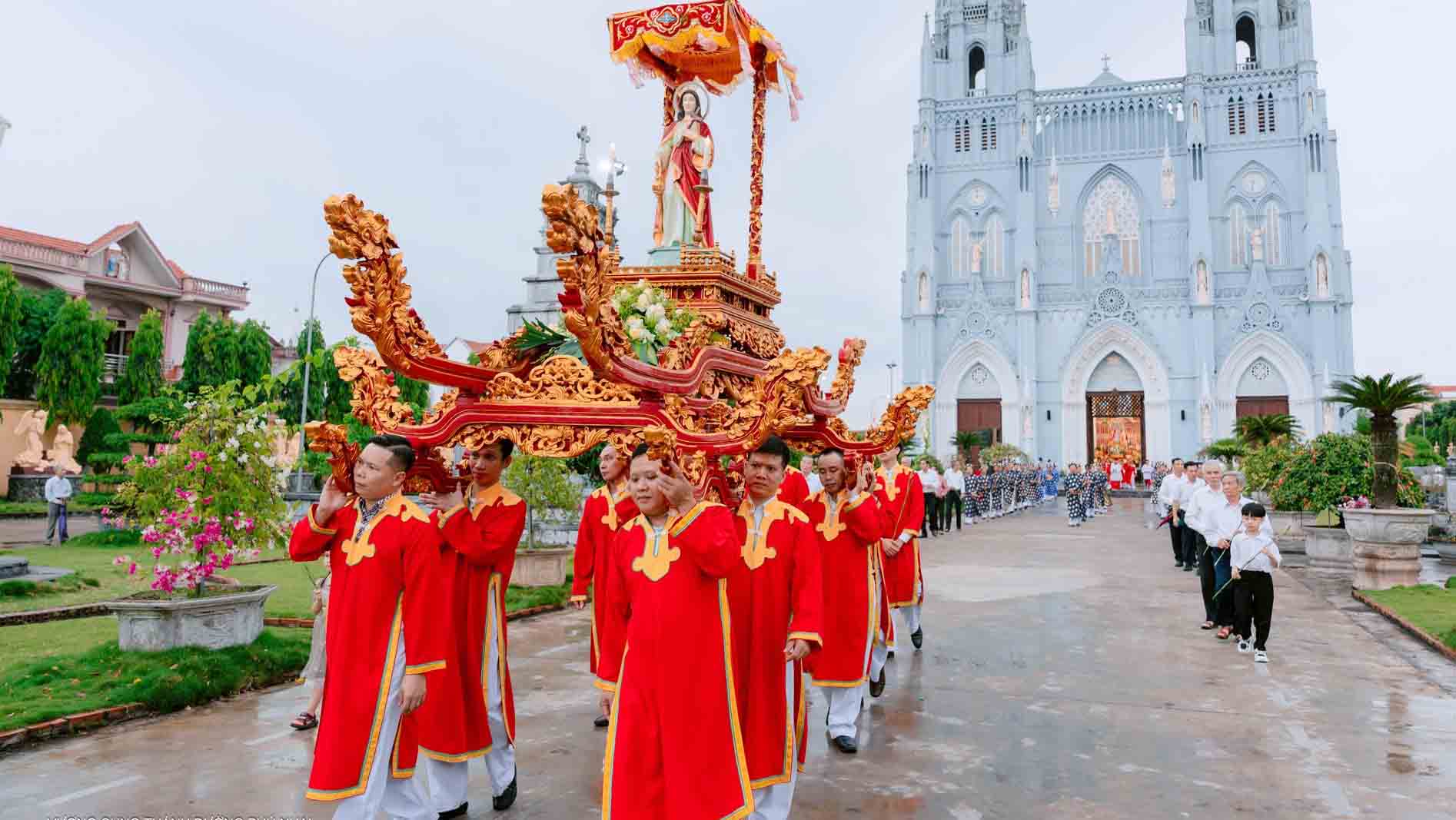 đồng phục rước kiệu